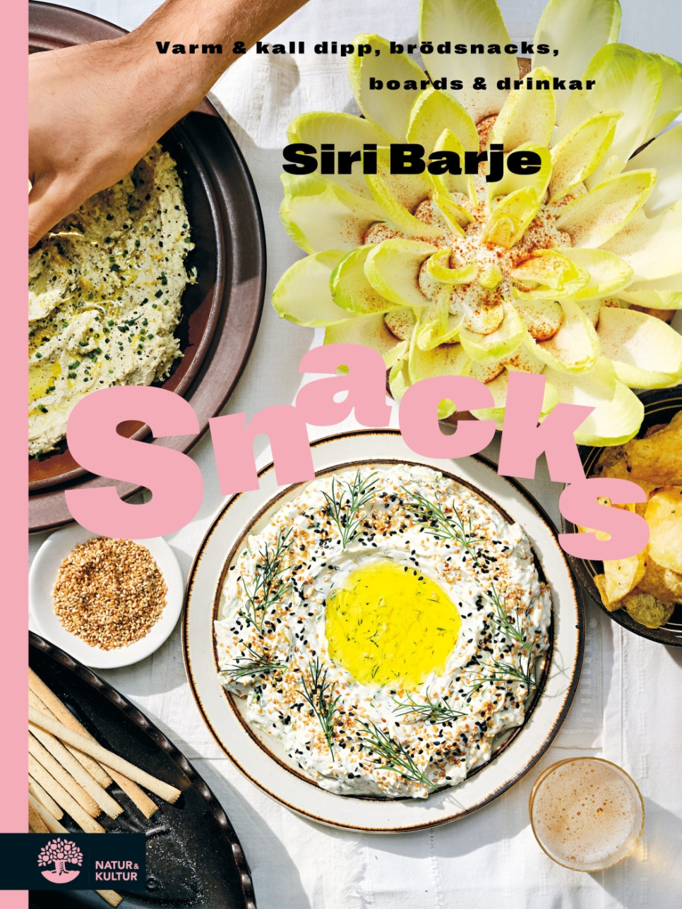 Snacks: Varm och kall dipp, brödsnacks, boards & drinkar - Siri Barje in der Gruppe Kochen / Kochbücher / Prominente Köche & TV-Sendungen bei The Kitchen Lab (1355-32740)