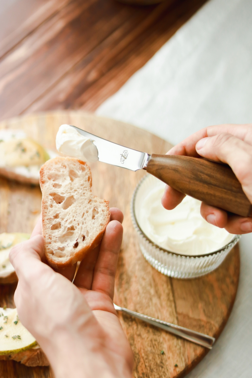 Buttermesser mit Nussbaumgriff, Lou Bure - Forge de Laguiole