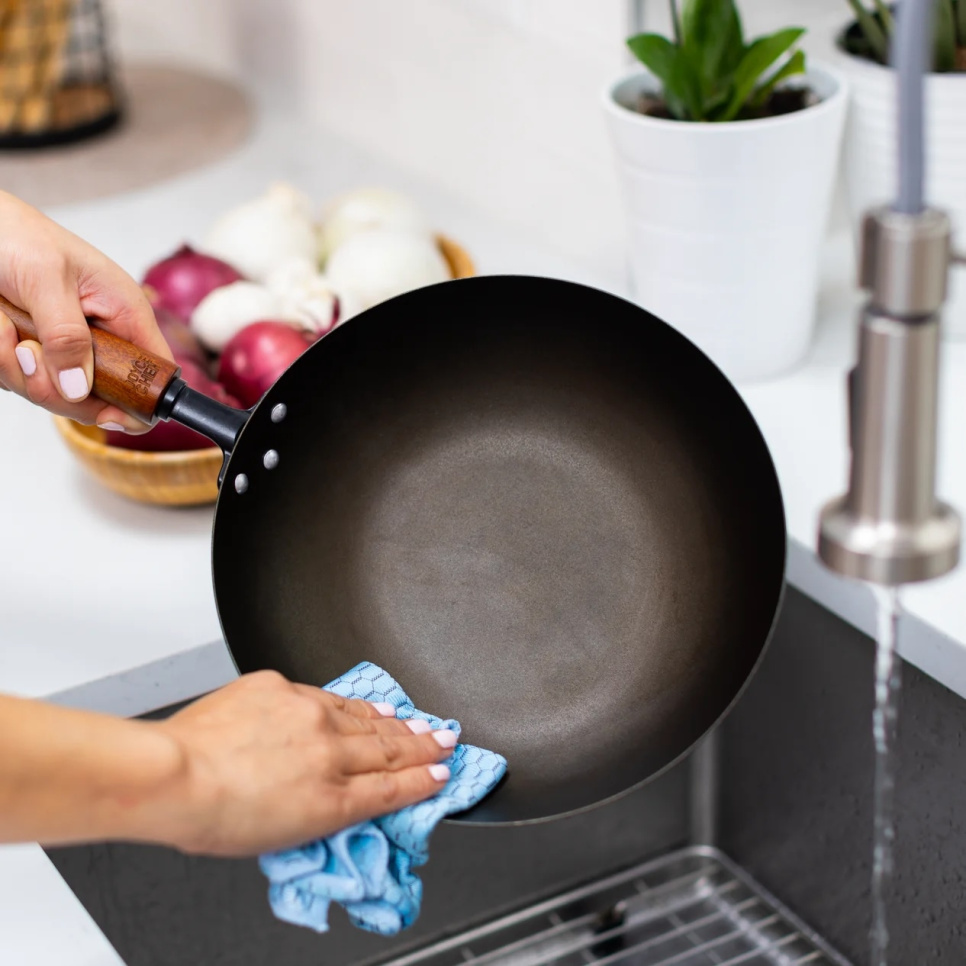 Stir-Fry-Pfanne aus Kohlenstoffstahl, eingebrannt - Joyce Chen