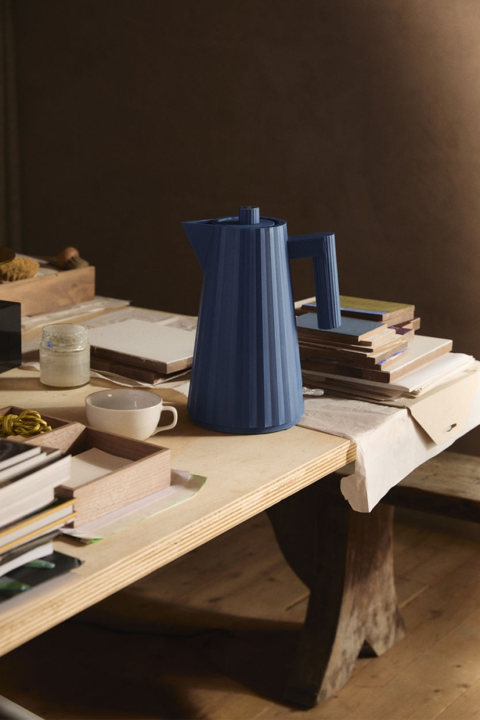 Wasserkocher, Plissé, Blau - Alessi - 1,7 Liter