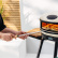 Pizza-Wendeschaufel, Balance, Holzgriff - Gozney