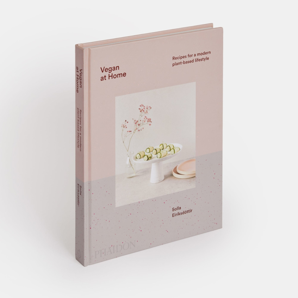 Vegan At Home - Solla Eiríksdóttir in der Gruppe Kochen / Kochbücher / / bei The Kitchen Lab (1987-26136)