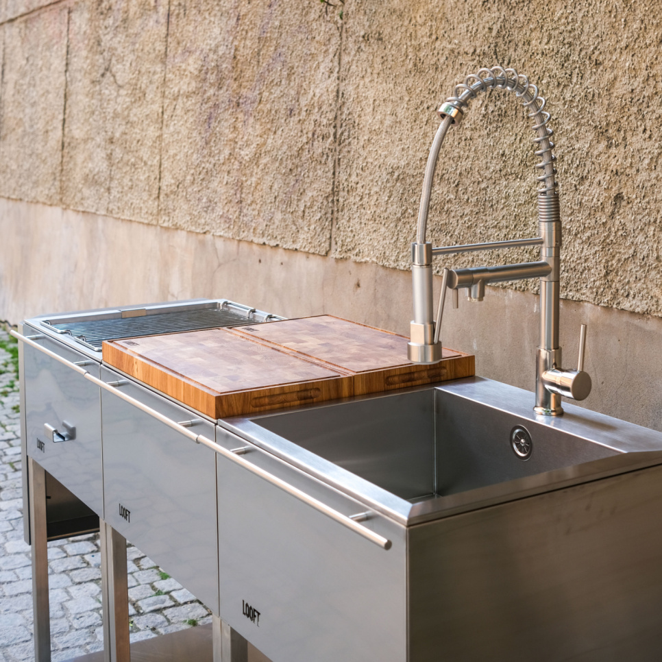 Außenküche, komplett mit Holzkohlegrill, Arbeitsfläche & Spüle – Looft