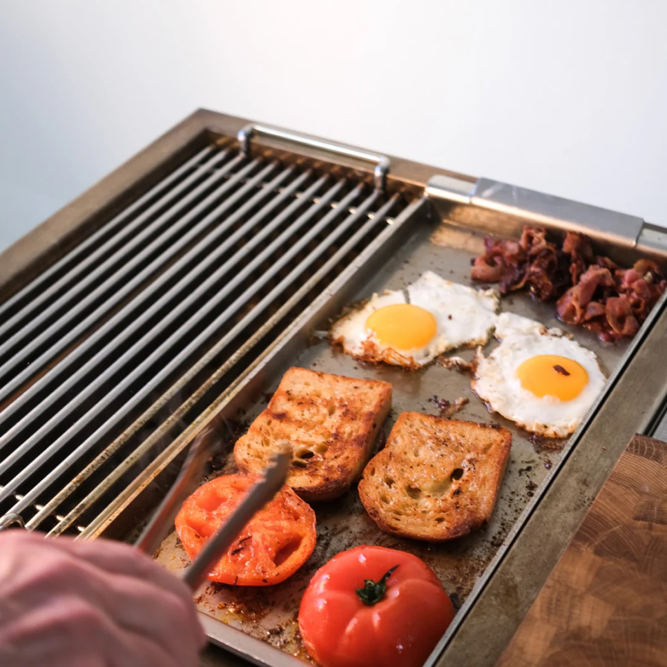 Außenküche, komplett mit Holzkohlegrill, Arbeitsfläche & Spüle – Looft