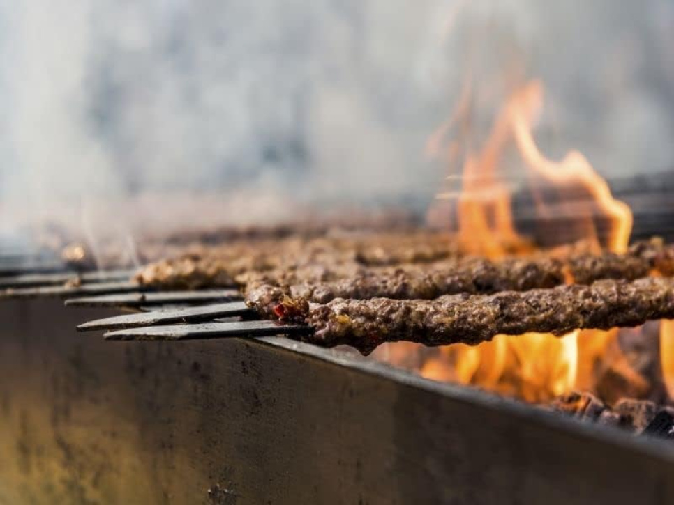 Flache Grillspieße für Kebab/Adana, 60x2 cm in der Gruppe Grills, Herde & Öfen / Grillzubehör / Grillspieße bei The Kitchen Lab (2128-33025)
