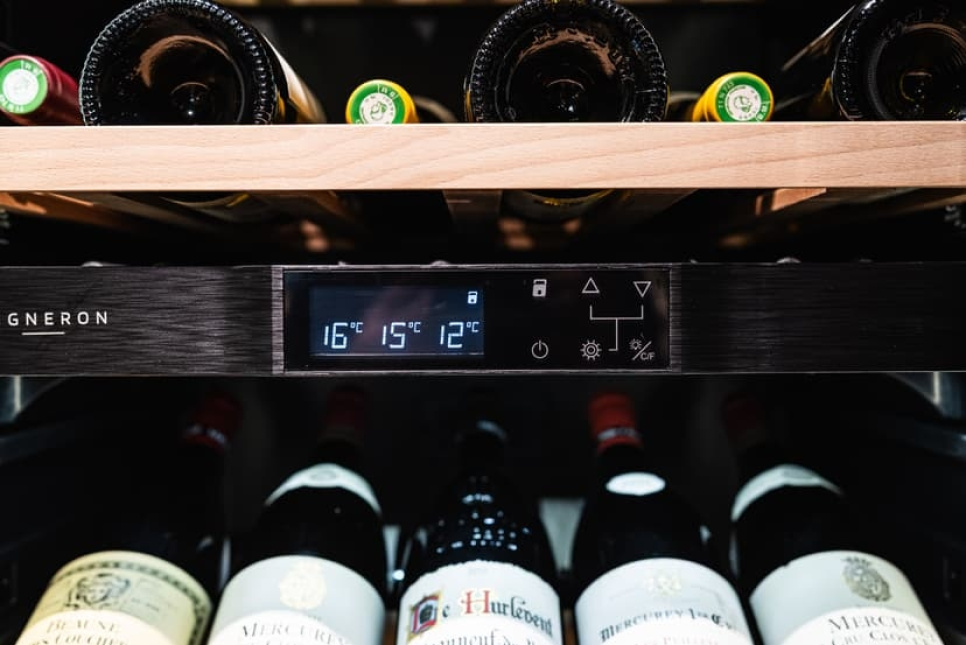 Weinkühlschrank Kitchen Integrated 180, Drei Zonen - Vigneron
