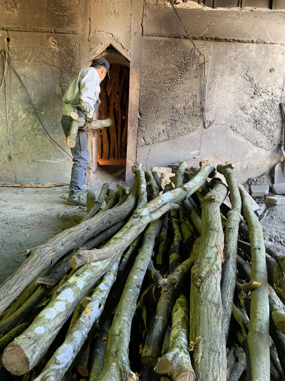 Holzkohle, Kishu-Binchotan aus Ubamegashi-Eiche, etwa 1 kg - Kisyu Sumikobo