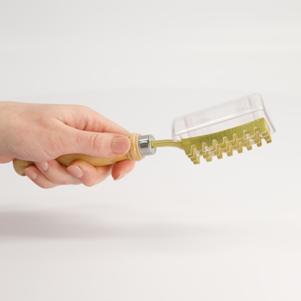 Japanischer Fischentschupper aus Messing